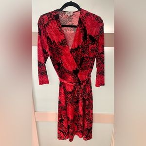 Leota faux wrap dress size large